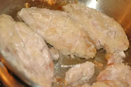 Куриные грудки с крыжовником и смородиной.: шаг 3