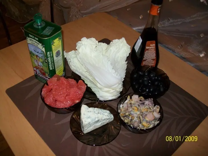 Легкий салат "морской коктейль": шаг 1