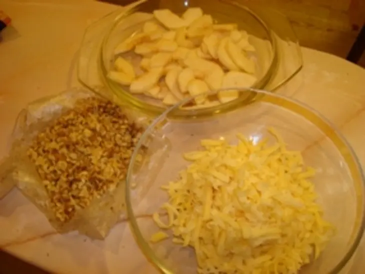 Пирог с грушей и сыром: шаг 2