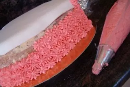Торт "сердце с розами": шаг 6