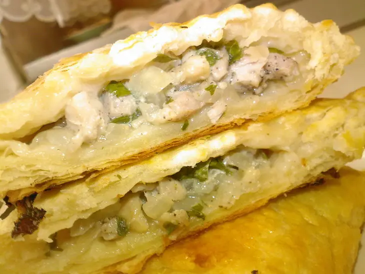 Слоеные пирожки с мясом: шаг 7