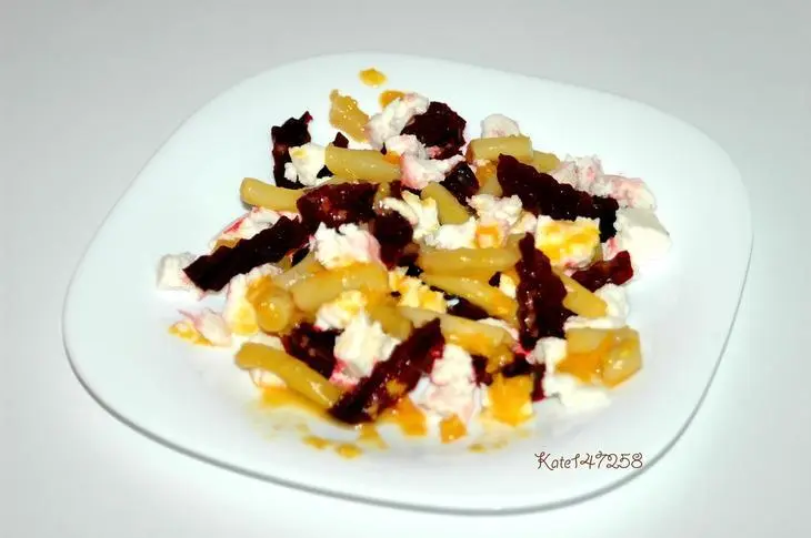 Салат с запеченной свеклой и козьим сыром.: шаг 3