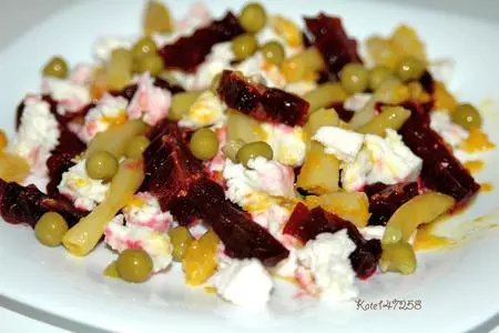 Салат с запеченной свеклой и козьим сыром.: шаг 4