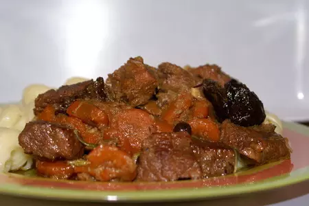 Мясо с портером и черносливом по-ирландски: шаг 4