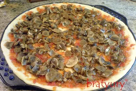 Pizza hawaii con funghi: шаг 5