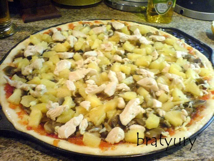 Pizza hawaii con funghi: шаг 6