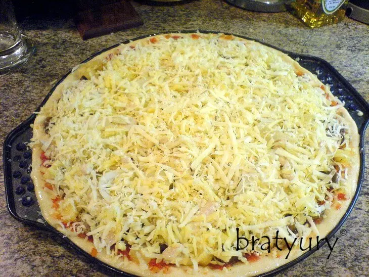 Pizza hawaii con funghi: шаг 8