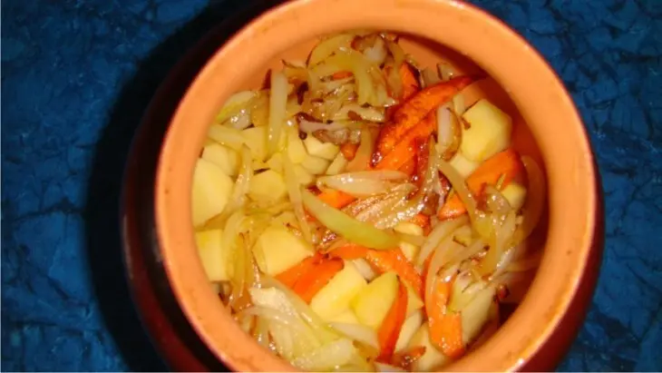Почки говяжьи по-русски в горшочке: шаг 4