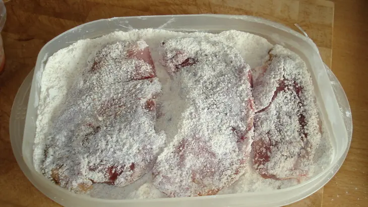 Мясо, запечённое в сметане с айвой: шаг 2