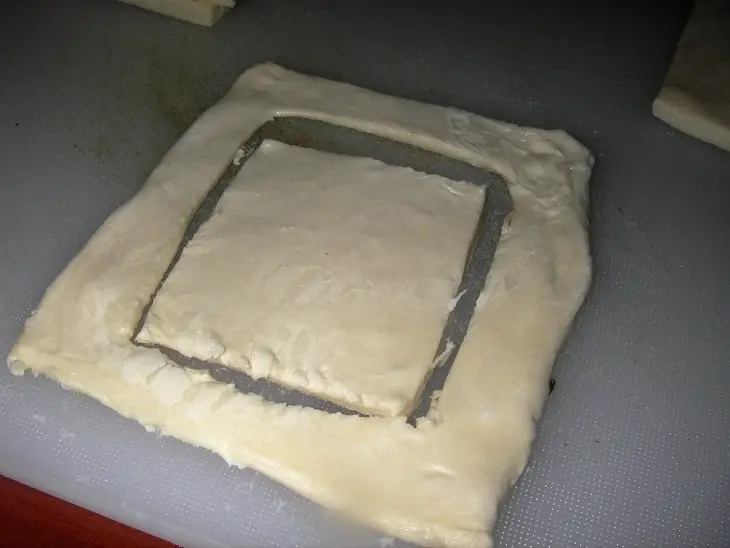 Быстрые слойки с орехами: шаг 1