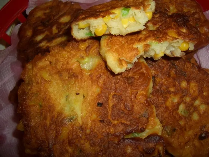 Кукурузные оладьи с зеленым луком: шаг 5