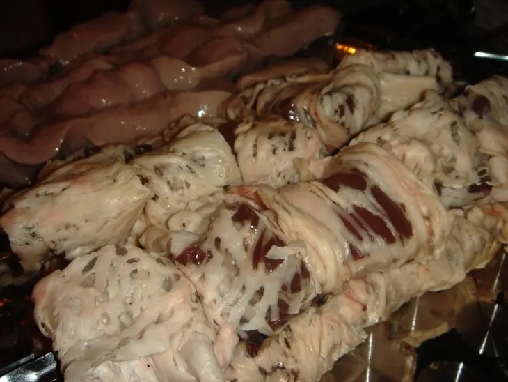Шашлык из печени в сетке+ закусочные шампиньоны: шаг 4
