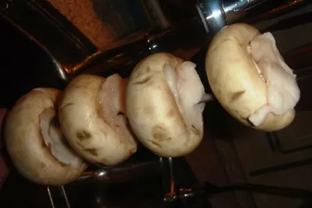 Шашлык из печени в сетке+ закусочные шампиньоны: шаг 5