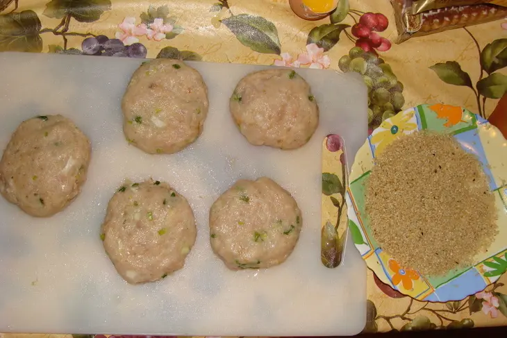 Котлета куриная в кунжуте: шаг 1