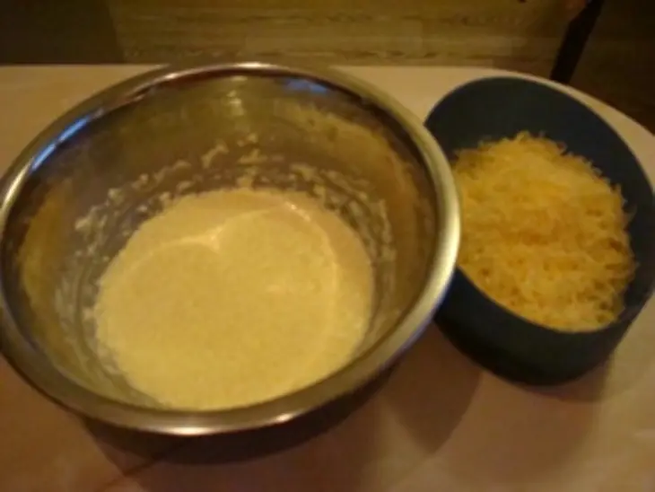 Картофельные оладьи с сыром: шаг 2