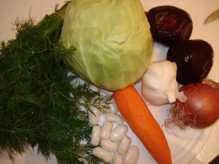 Ещё раз борщ" вкуснятина"с пампушками и маленькими хитростями: шаг 1