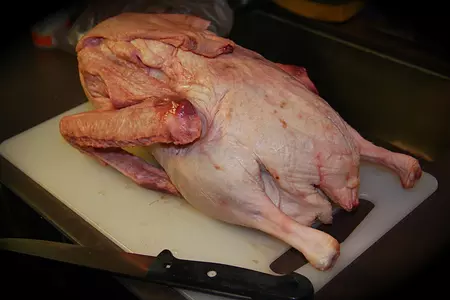 Мятный рождественский  гусь с яблоками: шаг 1