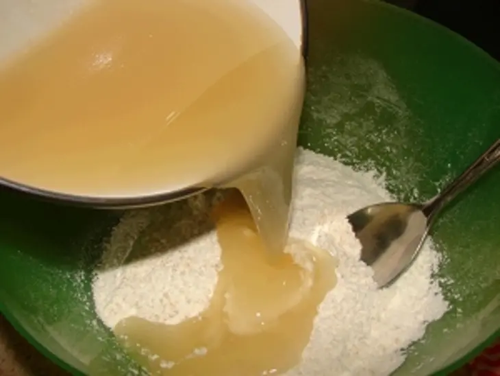 Пирог из кускуса с сиропом из чернослива: шаг 2