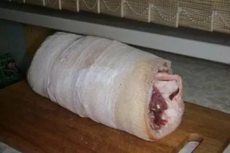 Рулет из свиной грудинки: шаг 7