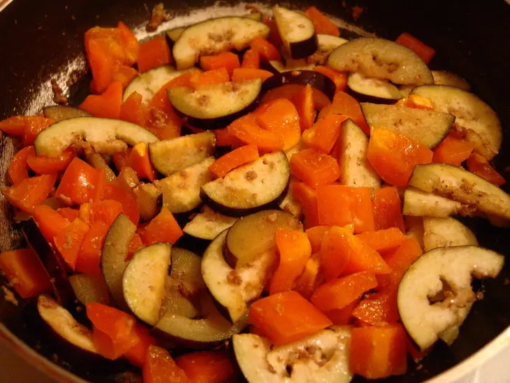 Греческое рагу с мясными шариками к пасте: шаг 3