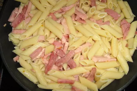Макароны с окороком и сыром: шаг 5