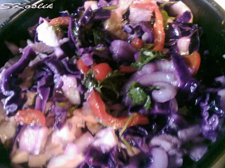 Краснокочанная капуста, красные яблоки и красные перцы, тушеные в красном вине: шаг 4