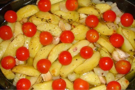 Форель, запеченная с чесночным картофелем и фенхелем.: шаг 4