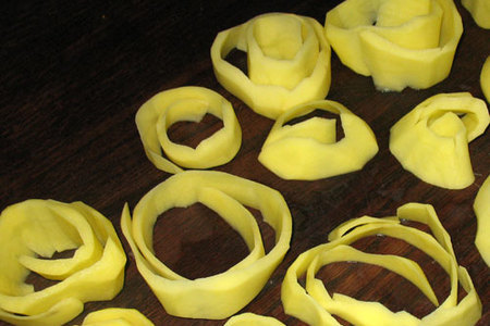 Запеченые картофельные ленточки: шаг 2