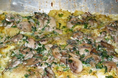 Печеные картофель с рыбой под грибным соусом: шаг 3
