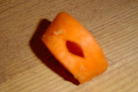 Кольца для салфеток из моркови: шаг 3
