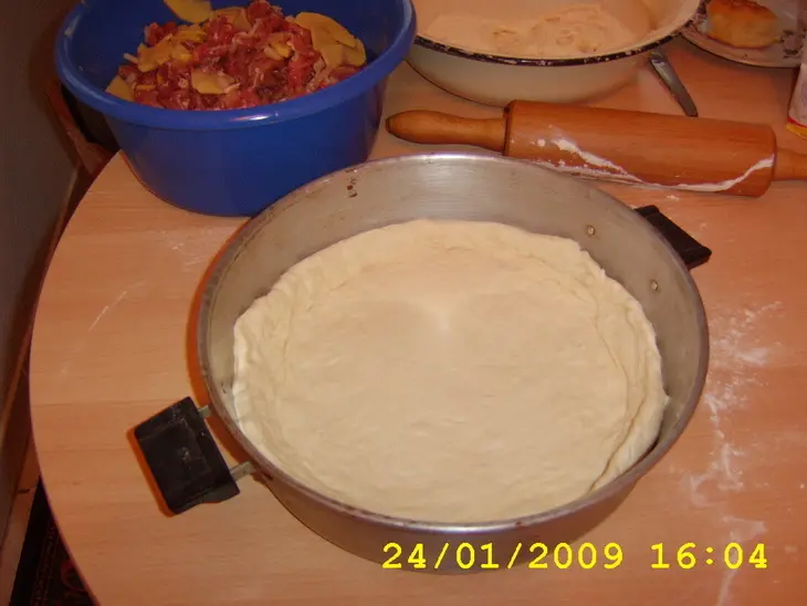 Пирог с мясом и картошкой.: шаг 3