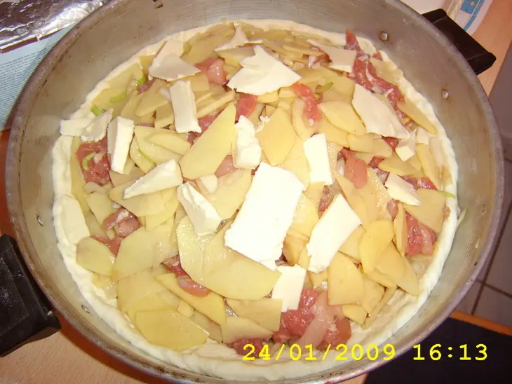 Пирог с мясом и картошкой.: шаг 4