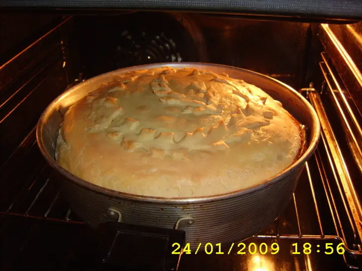 Пирог с мясом и картошкой.: шаг 6