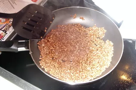 Супчик из маринованных огурчиков с гречневой крупой: шаг 3