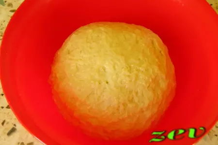 Погоча - турецкие булочки с сыром и кунжутом: шаг 1