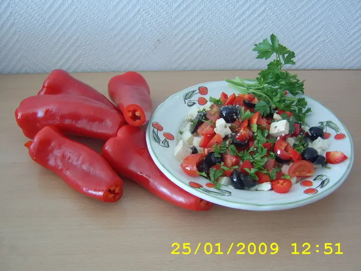 Запеченые перцы с брынзой: шаг 2
