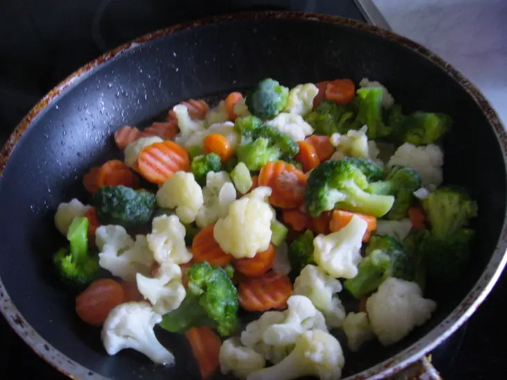 Фарфалле с песто, запеченные с овощами под соусом бешамель: шаг 1