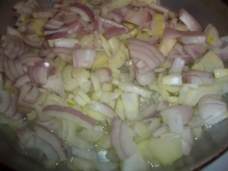 Пирог с плавлеными сырками: шаг 1