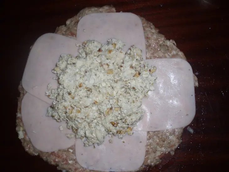 Мясной колобок с сюрпризом(не проходить мимо!!!!): шаг 4
