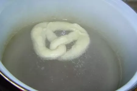Булочки от брецелей (brezeln)-laugenbrötchen: шаг 4