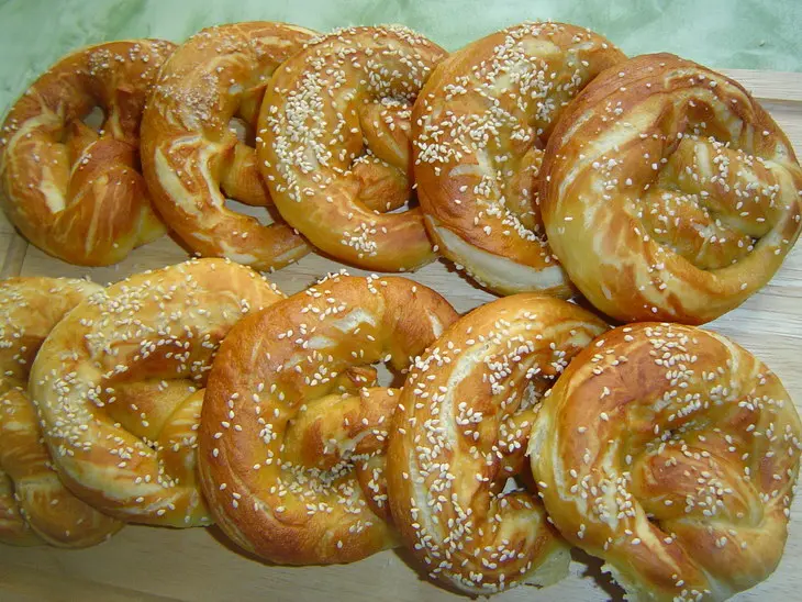 Булочки от брецелей (brezeln)-laugenbrötchen: шаг 7