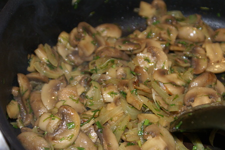 Пряный салат с говядиной, свёклой и грибами: шаг 5