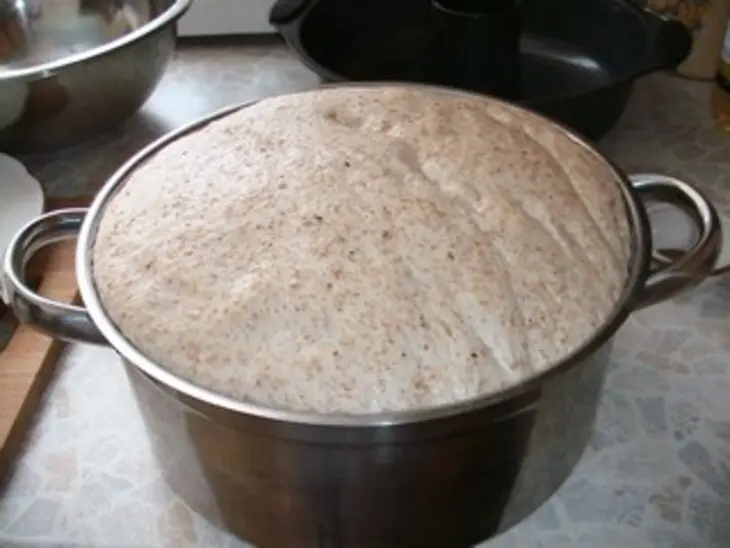 Калач домашний с ржано-пшеничной клетчаткой и кунжутом: шаг 2