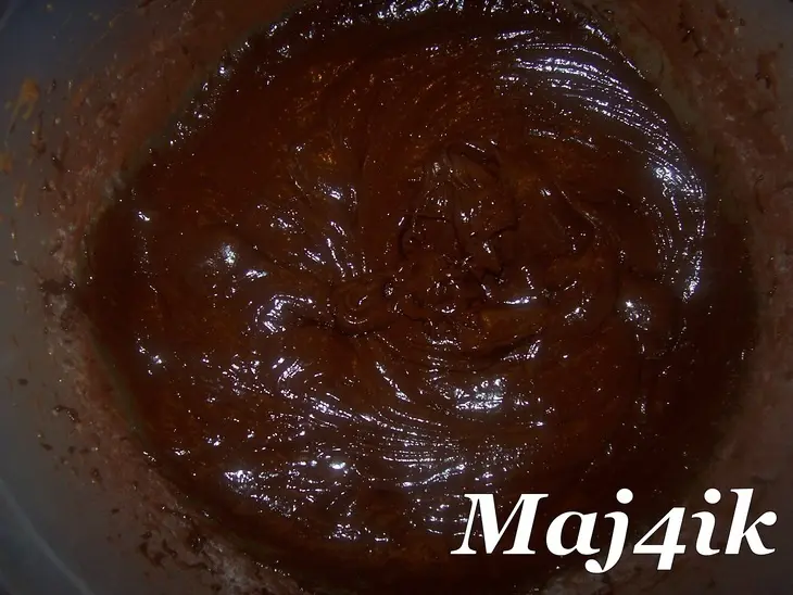 Мокрые шоколадные крем-маффины "сладкое блаженство" (с начинкой из маскарпоне и шоколада): шаг 3