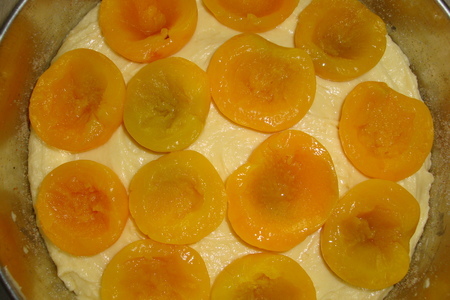 Пирог с персиками и кремом: шаг 1