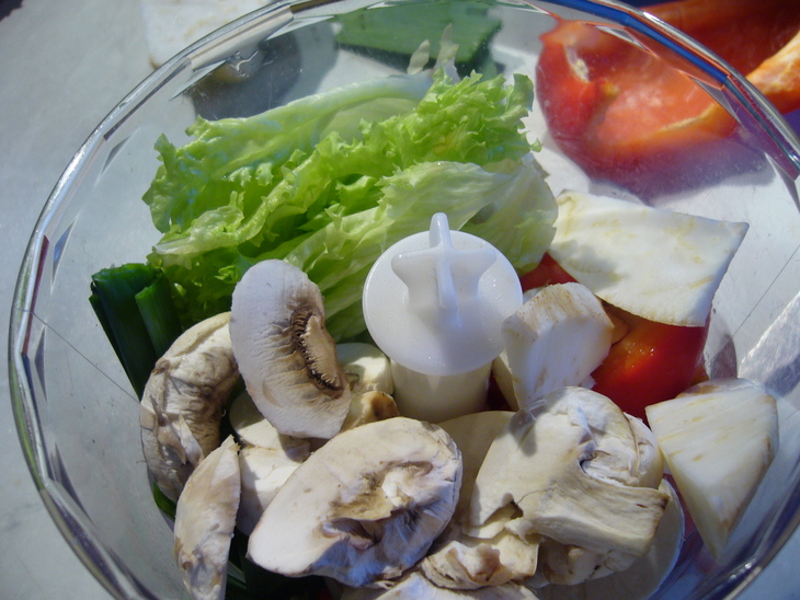 Салат не салат, скорее овощной йогурт: шаг 1