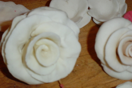 Розы из мастики (возможно вариант): шаг 7