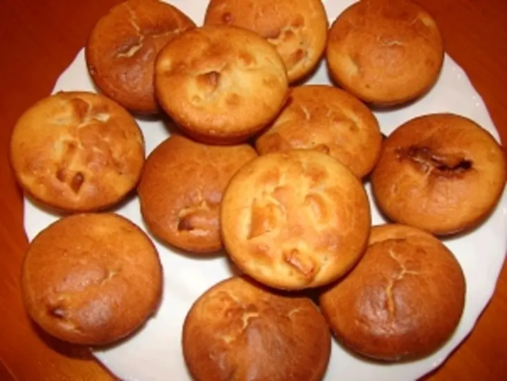 Яблочные маффины с начинкой из варёной сгущёнки: шаг 4