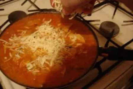 Курица в остро-кисло-сладкой подливке с грибами и ананасами: шаг 7