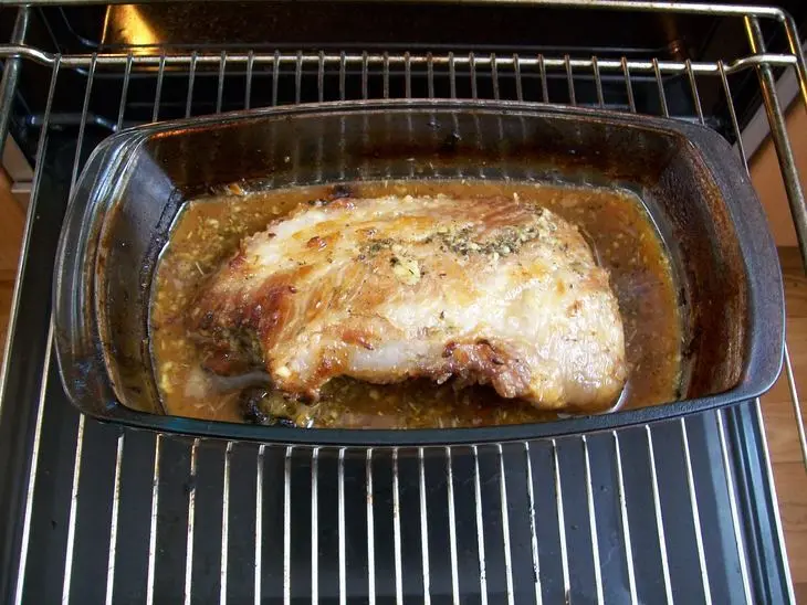 Мясо по-гречески...а по-русски просто "свинья в апельсинах": шаг 6